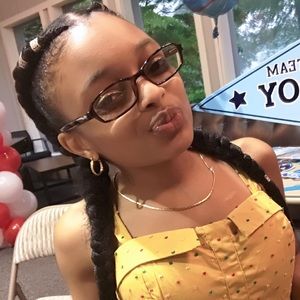 Meet your Posher, Samirah